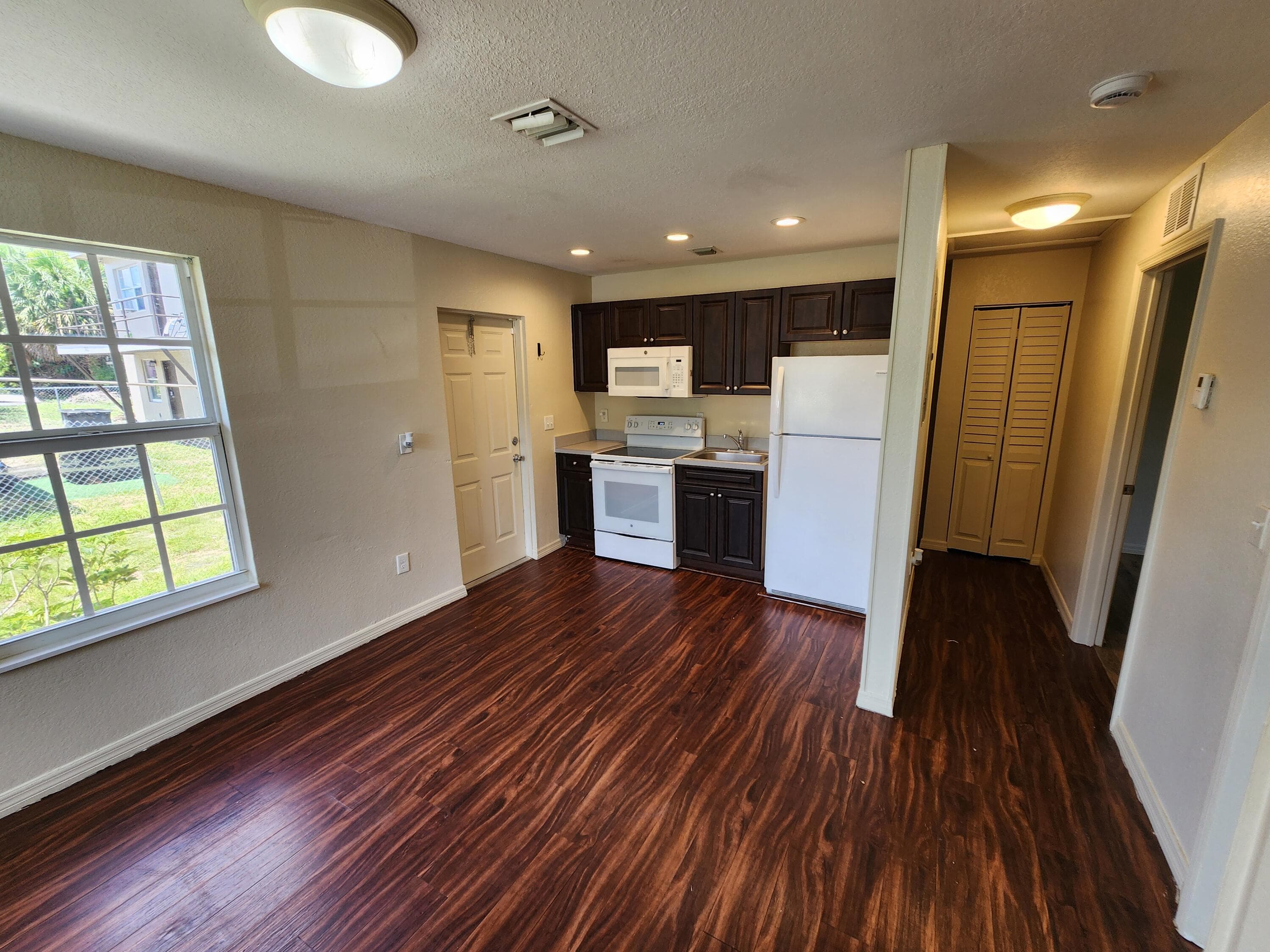 727 22nd Street A & B, West Palm Beach, FL 33407 — photo 3 of 15