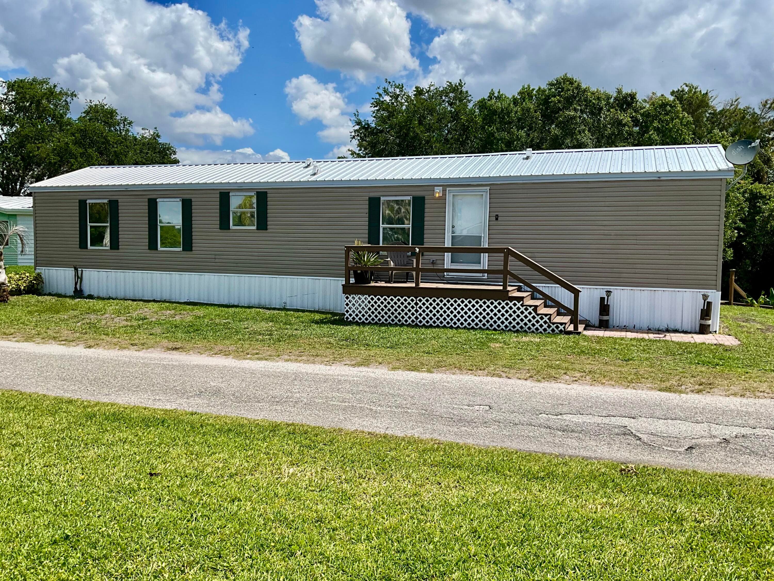 1905 SE 8th Avenue, Okeechobee, FL 34974 — photo 1 of 17