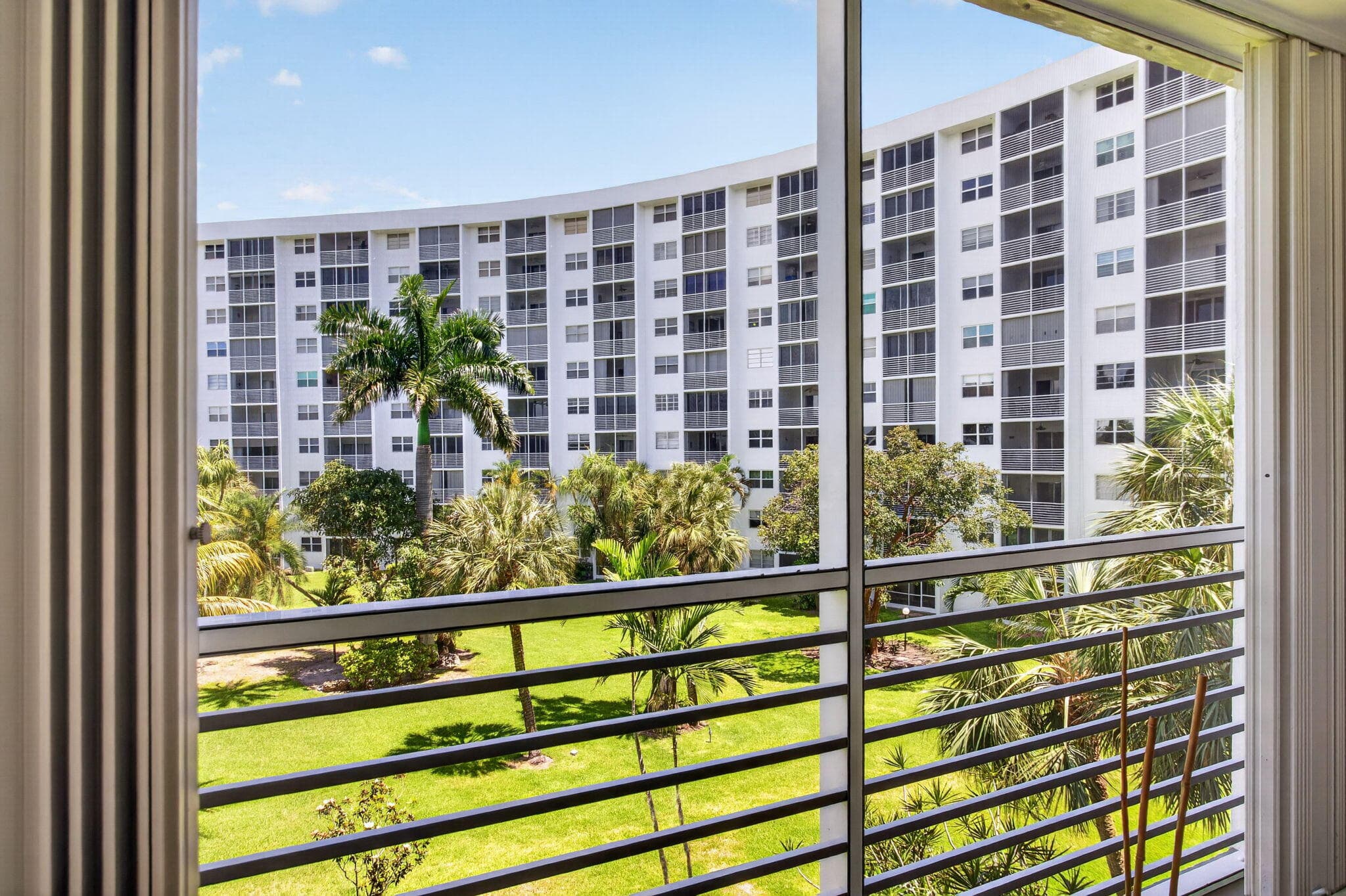 2731 NE 14th Street Causeway 405, Pompano Beach, FL 33062 — photo 38 of 42