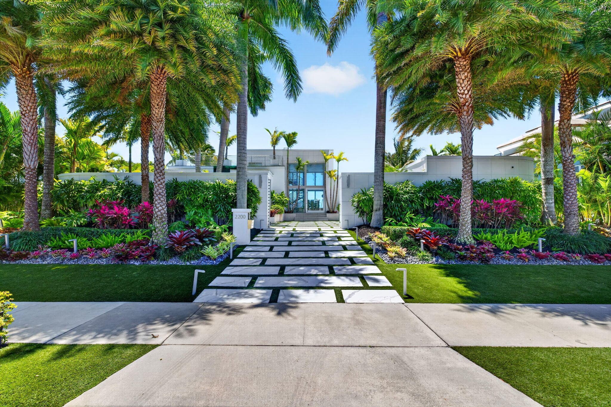 2200 Inlet Drive, Fort Lauderdale, FL 33316 — photo 2 of 200