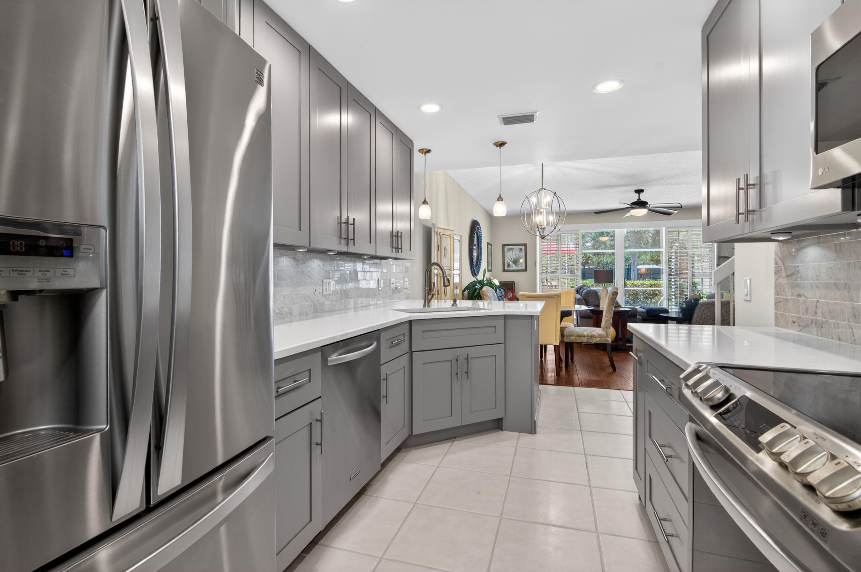 423 Capistrano Drive, Palm Beach Gardens, FL 33410 — photo 12 of 44