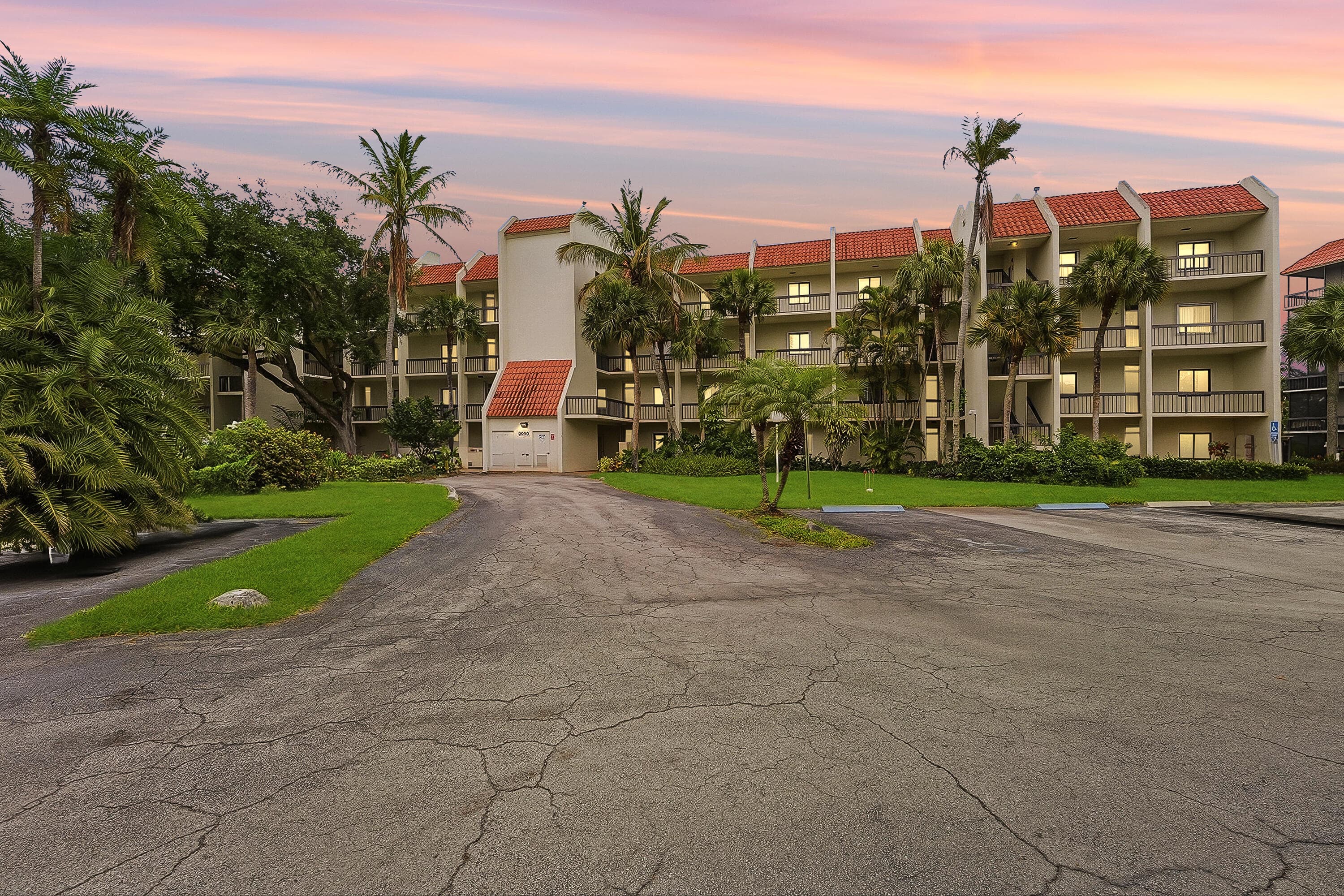 3050 Presidential Way 403, West Palm Beach, FL 33401 — photo 2 of 22
