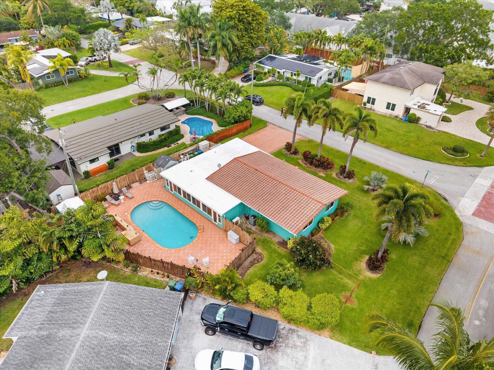 2625 NW 3rd Avenue, Wilton Manors, FL 33311 — photo 38 of 45