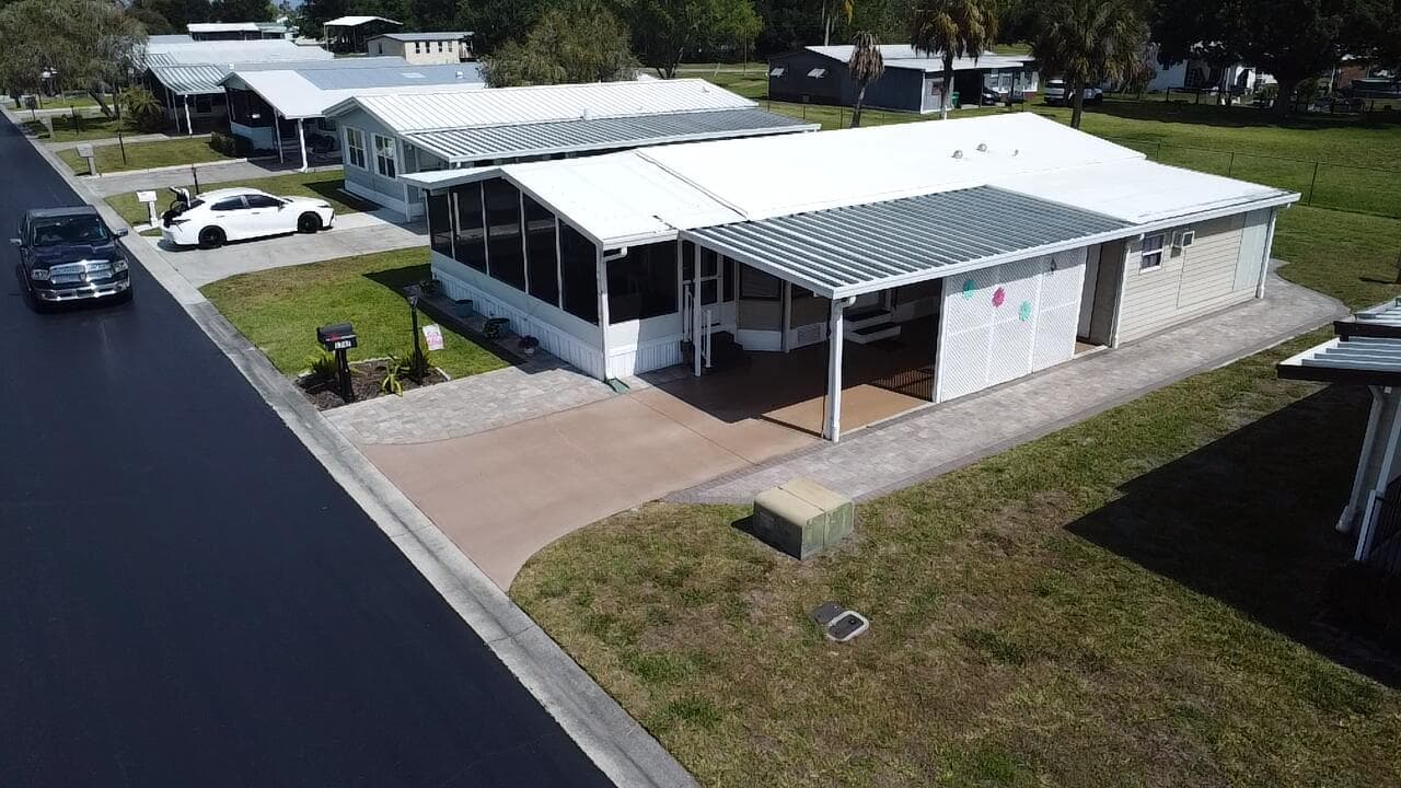 1747 SW 35th Circle, Okeechobee, FL 34974 — photo 2 of 21
