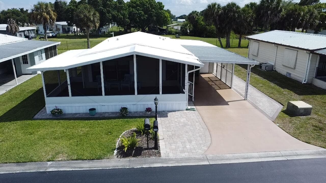 1747 SW 35th Circle, Okeechobee, FL 34974 — photo 1 of 21