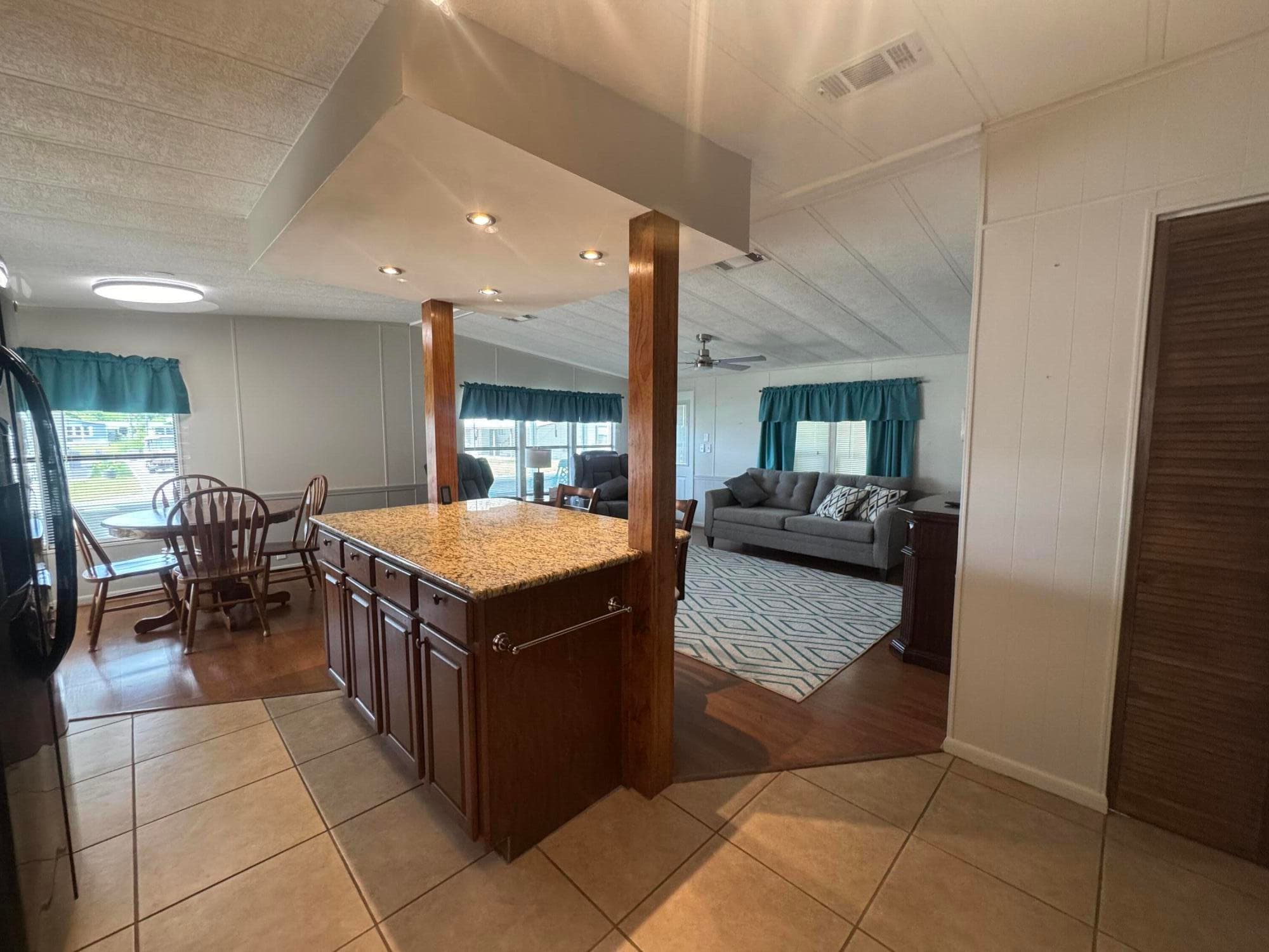 1747 SW 35th Circle, Okeechobee, FL 34974 — photo 9 of 21