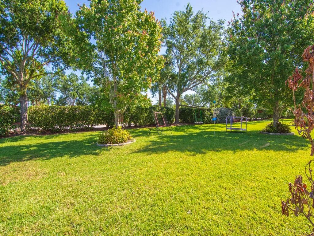 521 N Valencia Circle SW, Vero Beach, FL 32968 — photo 19 of 52