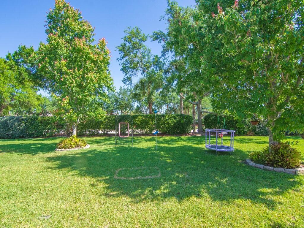521 N Valencia Circle SW, Vero Beach, FL 32968 — photo 28 of 52
