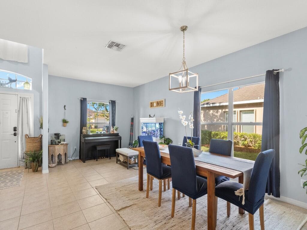 521 N Valencia Circle SW, Vero Beach, FL 32968 — photo 7 of 52