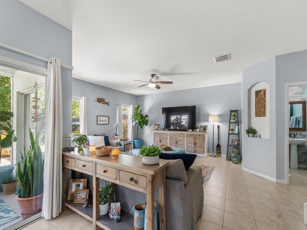 521 N Valencia Circle SW, Vero Beach, FL 32968 — photo 12 of 52