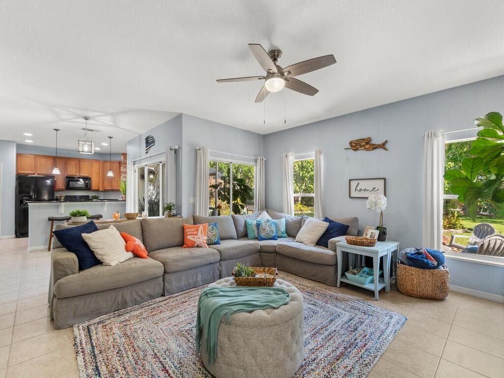 521 N Valencia Circle SW, Vero Beach, FL 32968 — photo 13 of 52