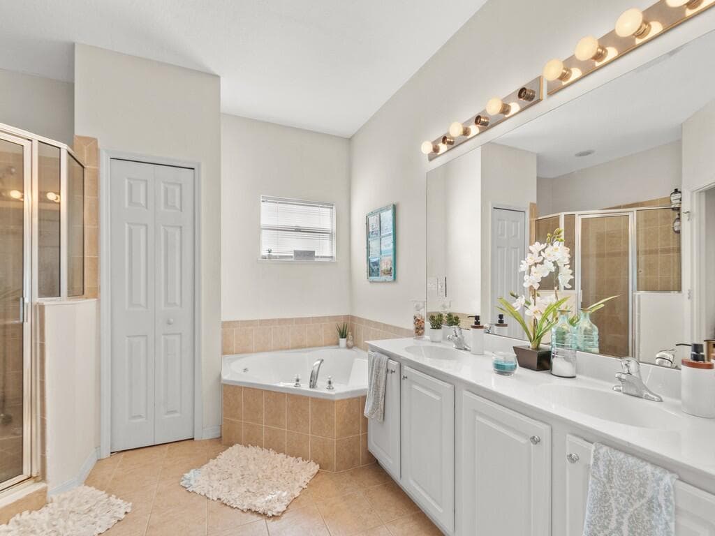 521 N Valencia Circle SW, Vero Beach, FL 32968 — photo 37 of 52