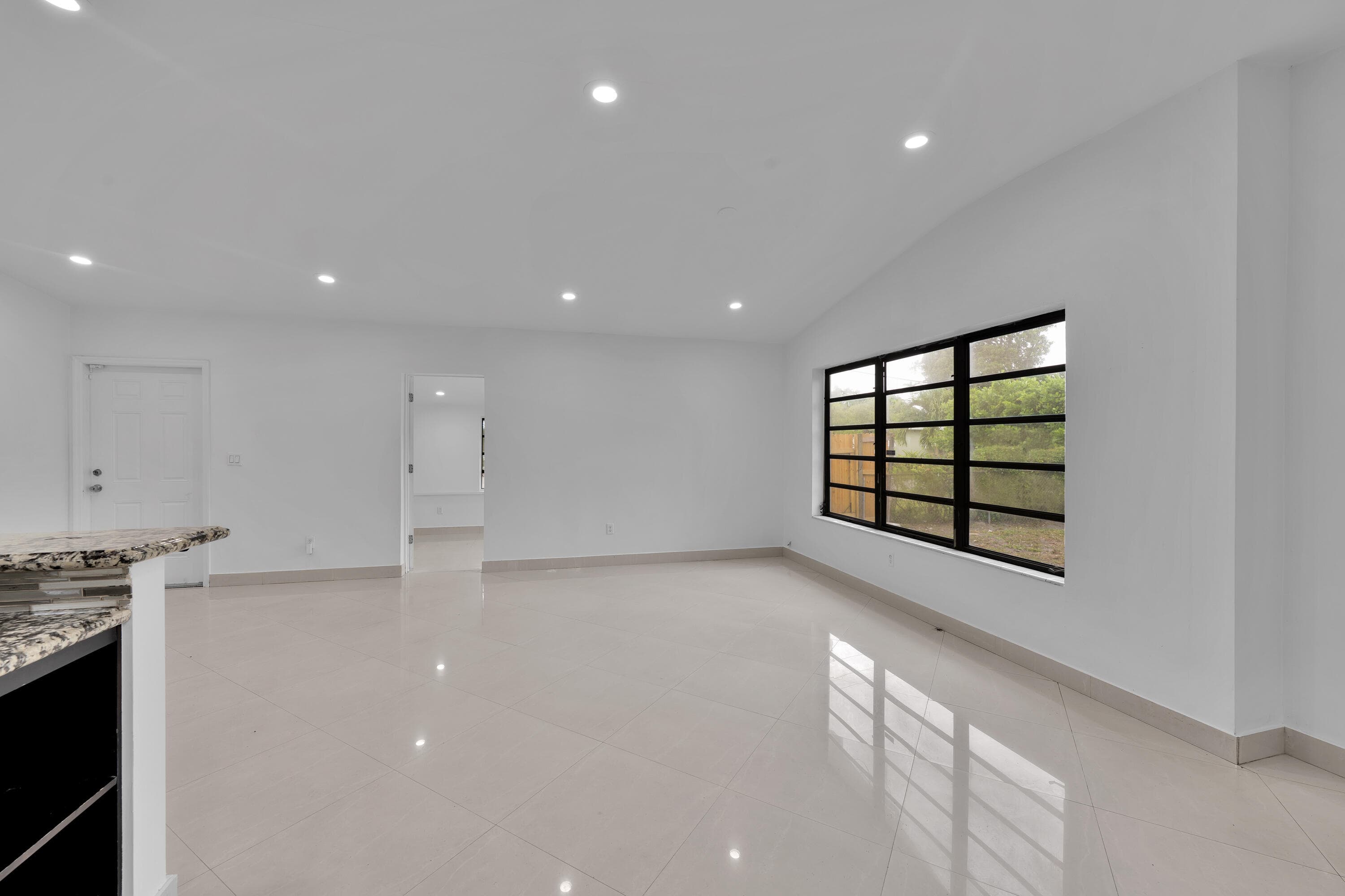 17551 NE 5th Avenue, North Miami Beach, FL 33162 — photo 13 of 29