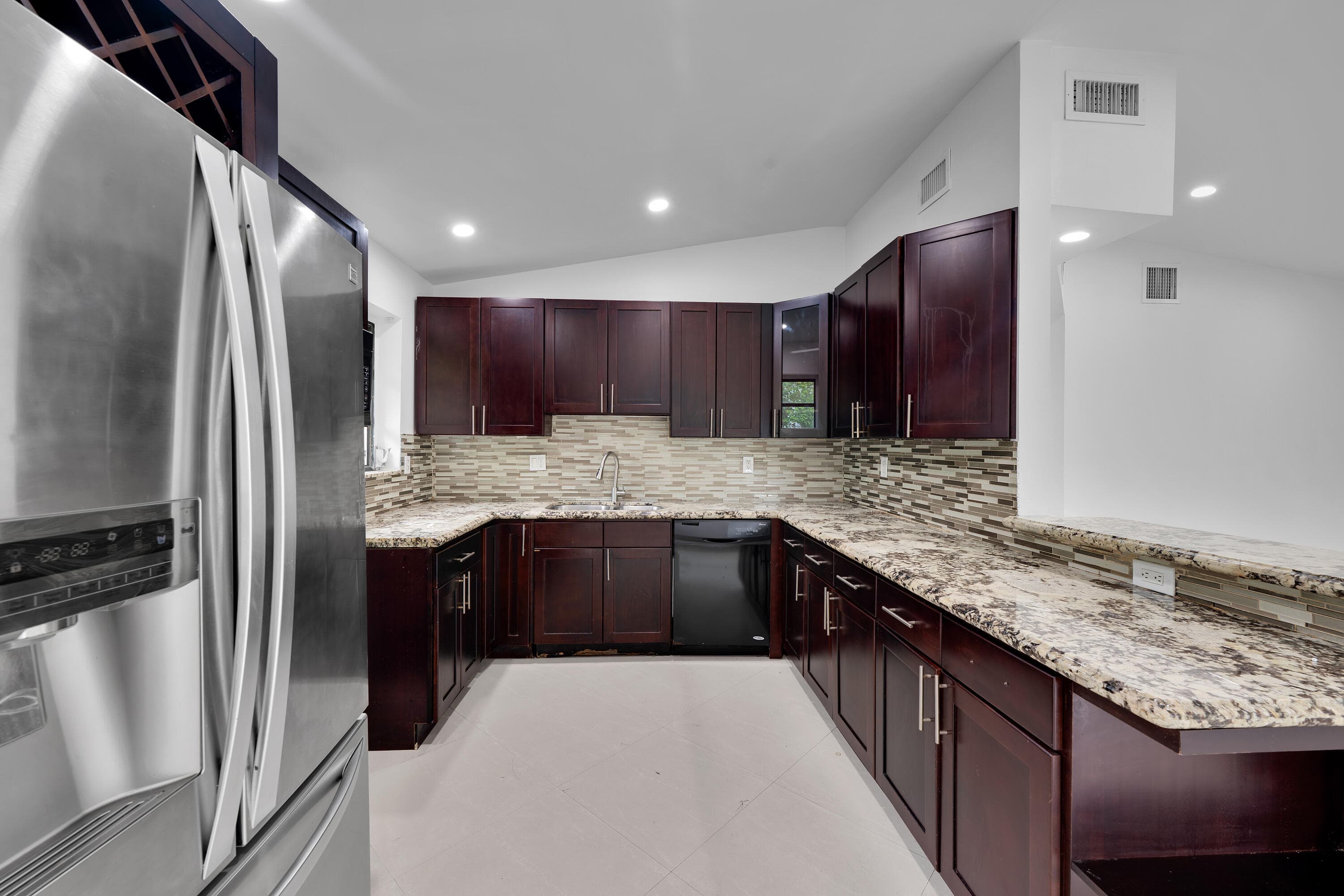 17551 NE 5th Avenue, North Miami Beach, FL 33162 — photo 16 of 29