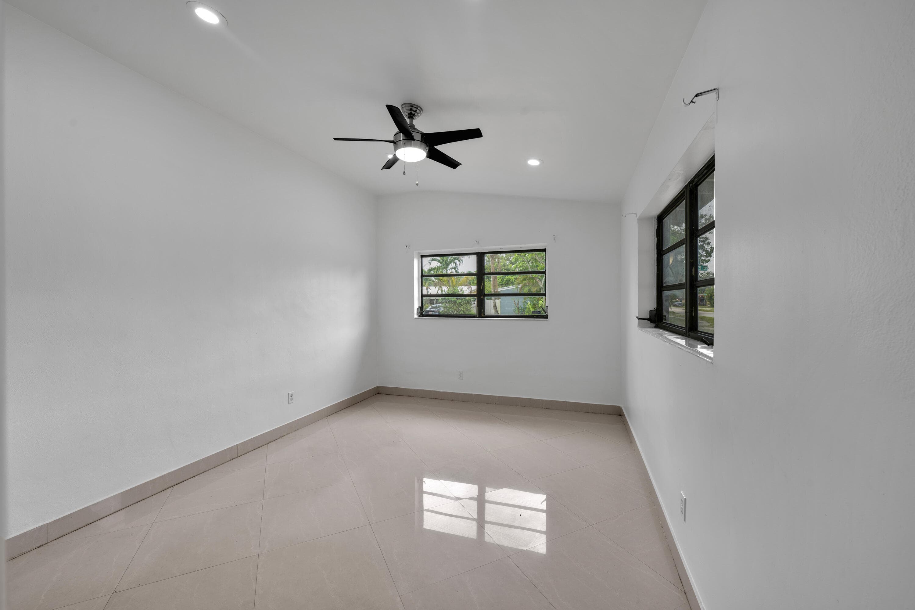 17551 NE 5th Avenue, North Miami Beach, FL 33162 — photo 24 of 29