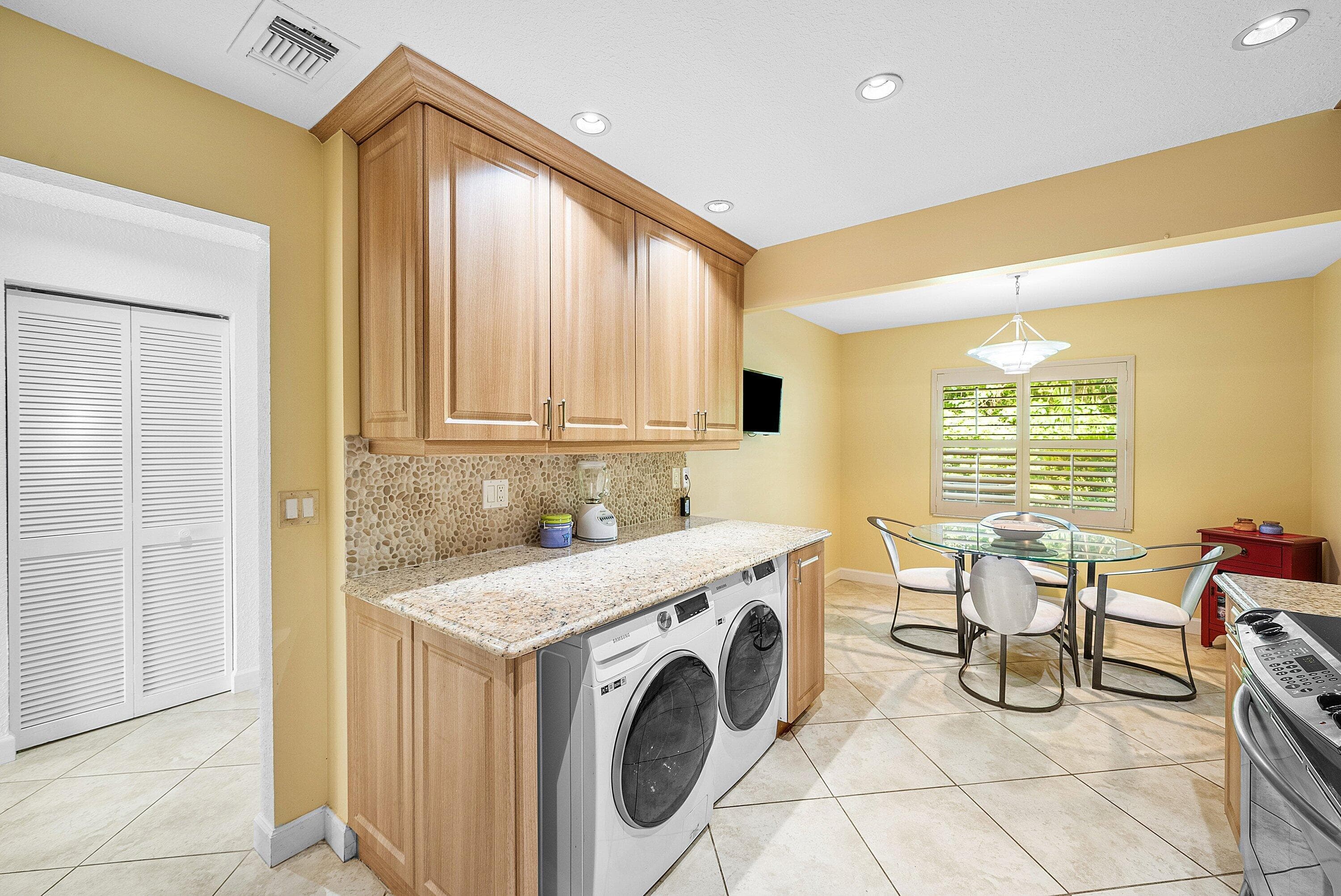 22 Westgate Lane E, Boynton Beach, FL 33436 — photo 4 of 51