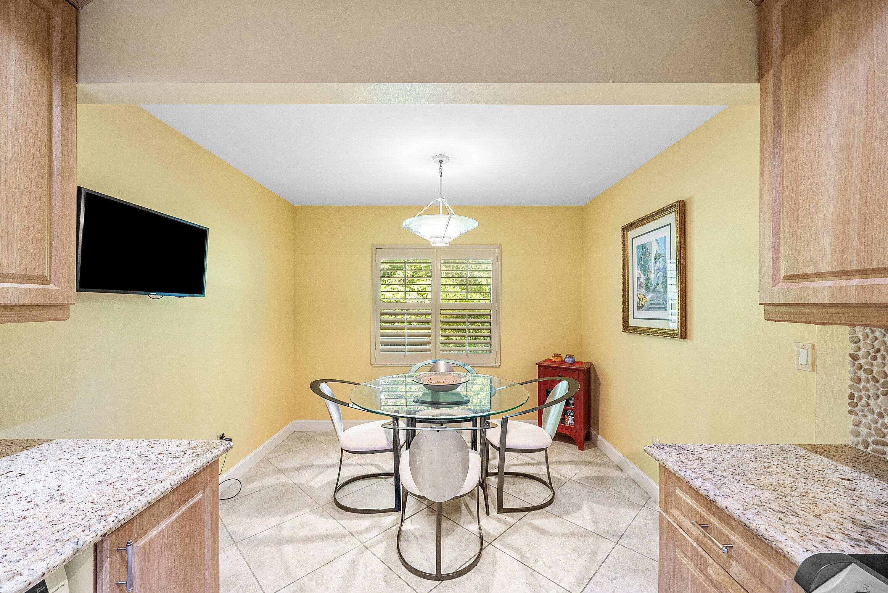22 Westgate Lane E, Boynton Beach, FL 33436 — photo 5 of 51