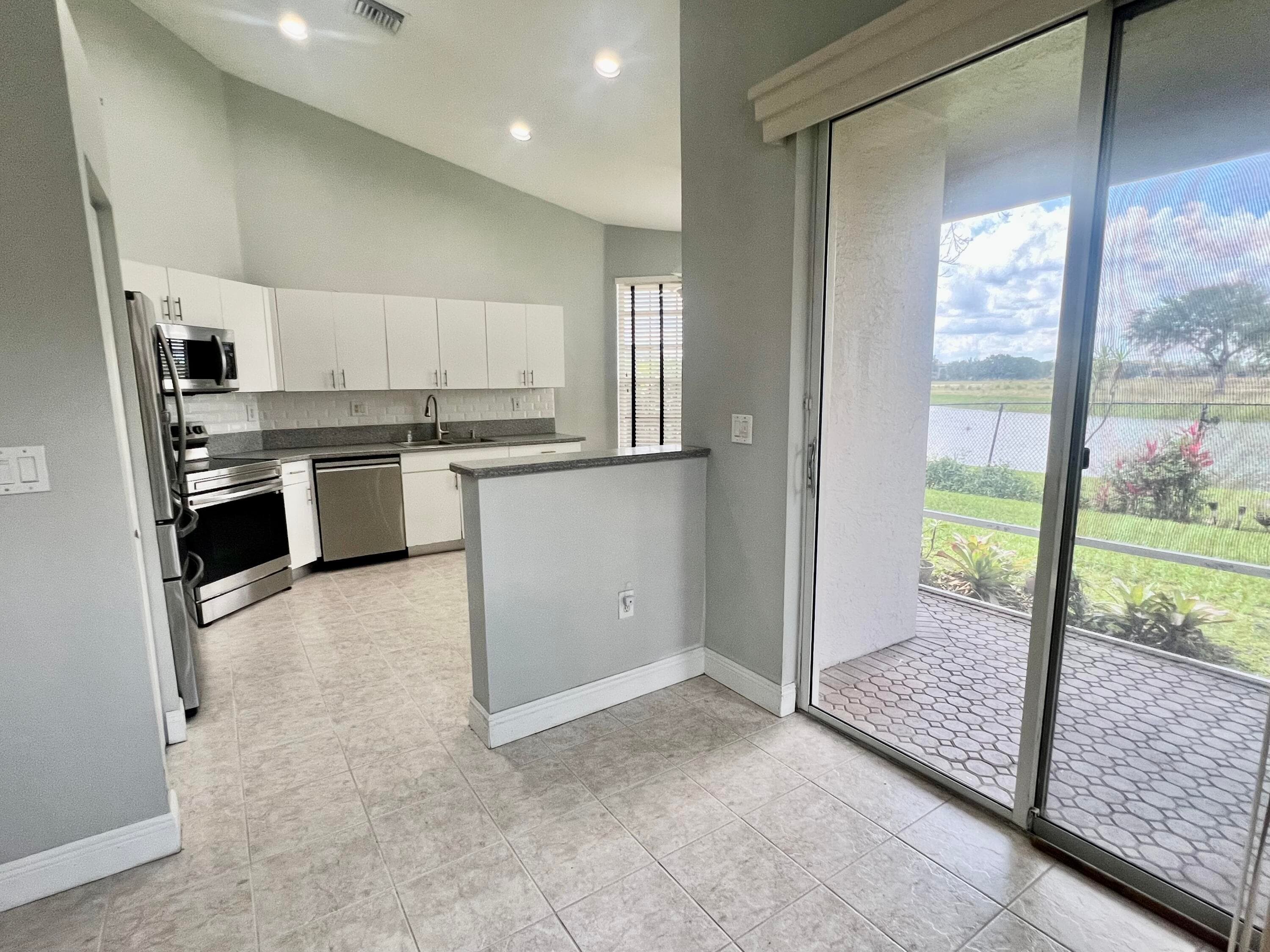 7801 S Aragon Boulevard 4, Sunrise, FL 33322 — photo 5 of 29