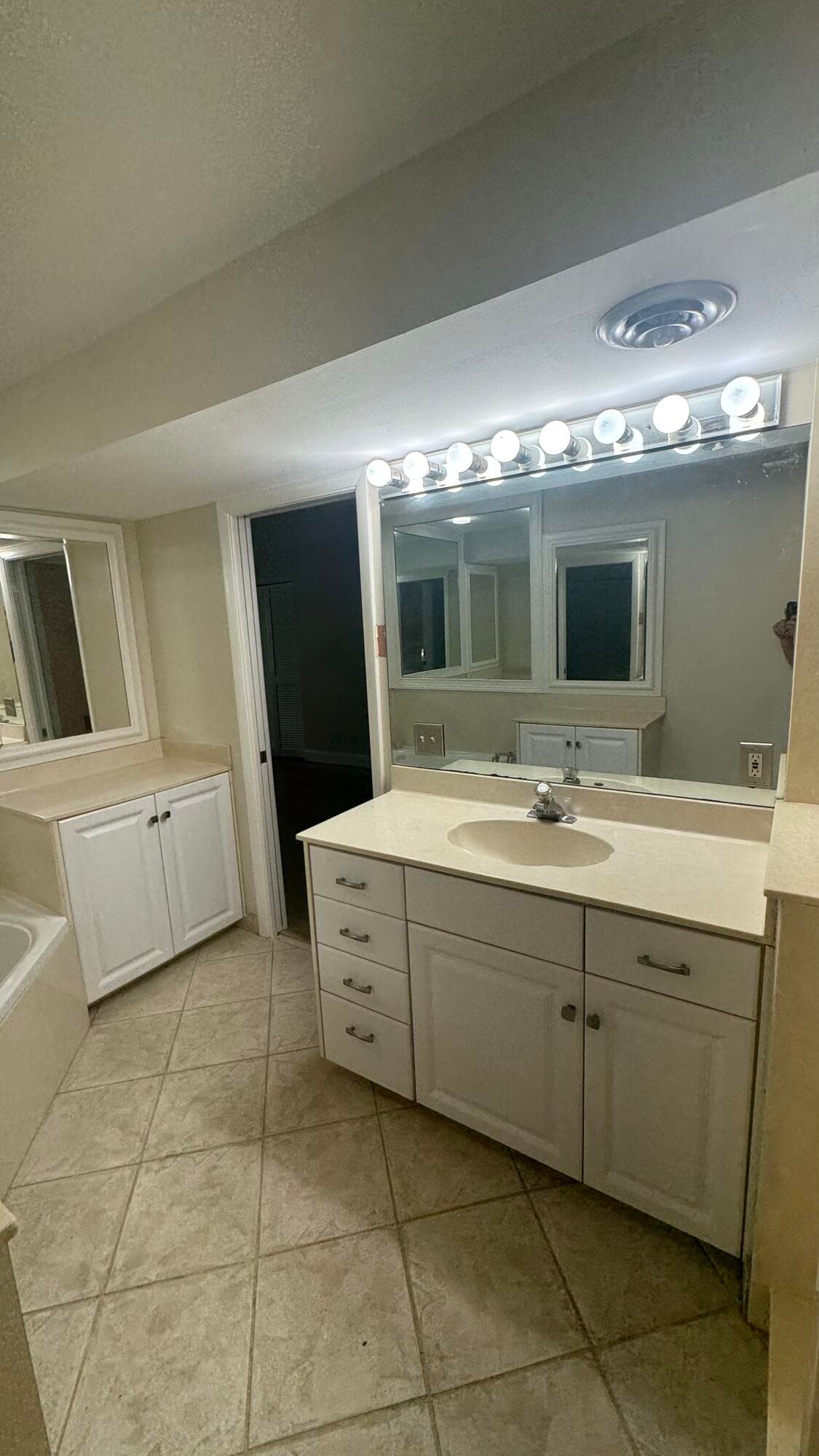 2704 Cardinal Drive, Vero Beach, FL 32963 — photo 17 of 18