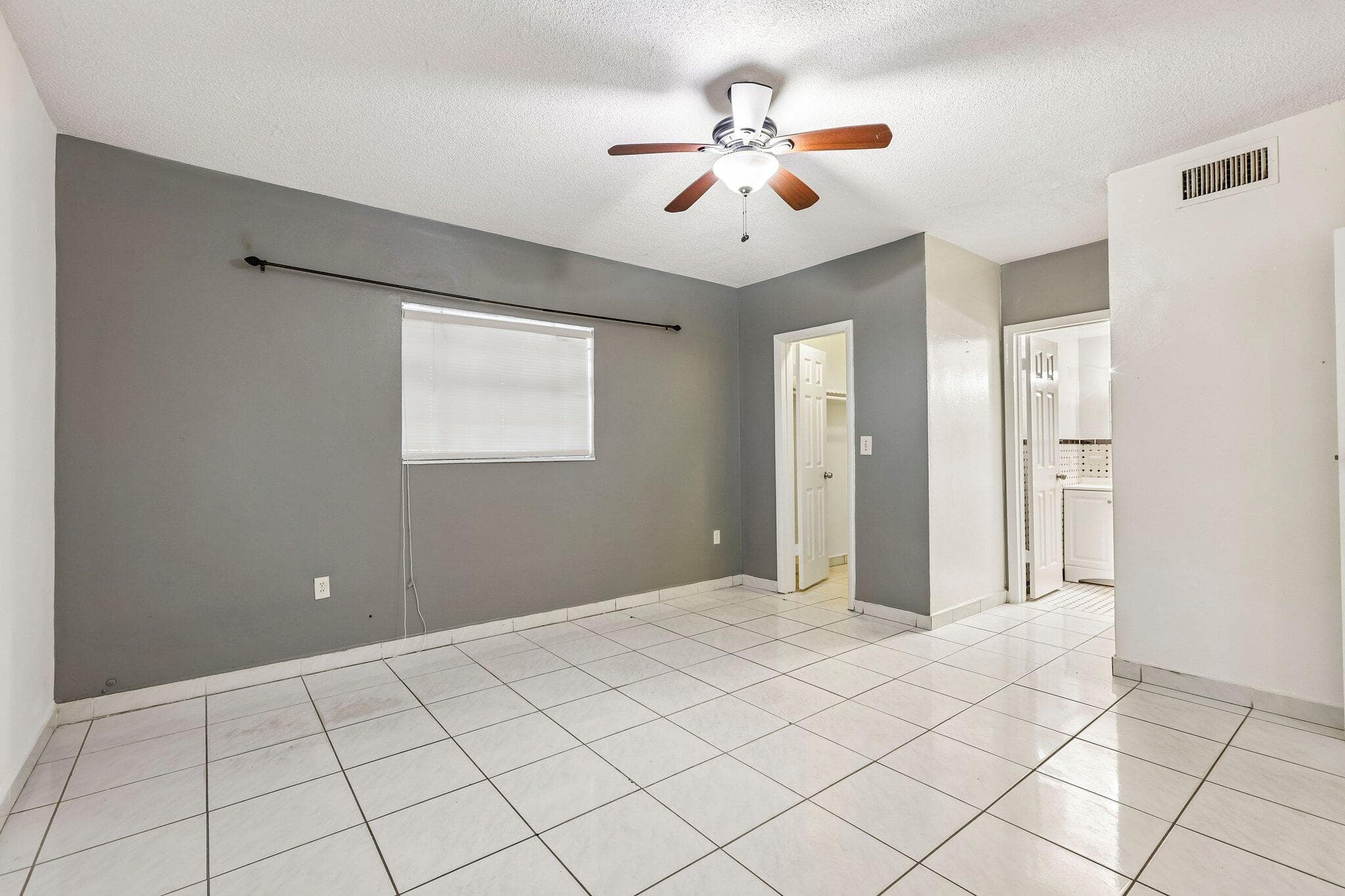 1735 NE 164th Street E104, North Miami Beach, FL 33162 — photo 3 of 21