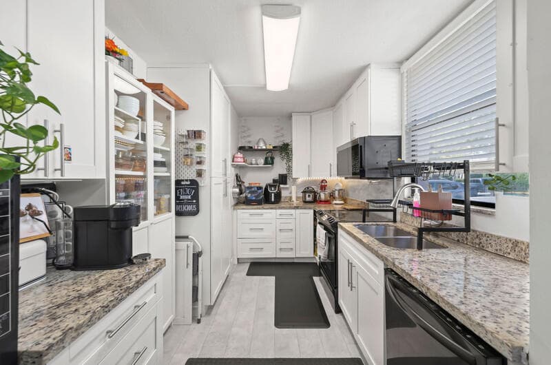 8421 Forest Hills Drive 104, Coral Springs, FL 33065 — photo 1 of 33