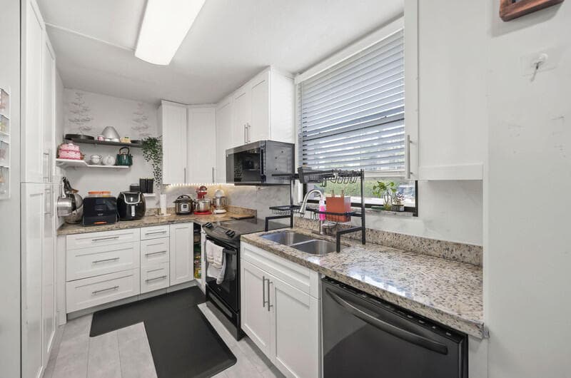 8421 Forest Hills Drive 104, Coral Springs, FL 33065 — photo 2 of 33