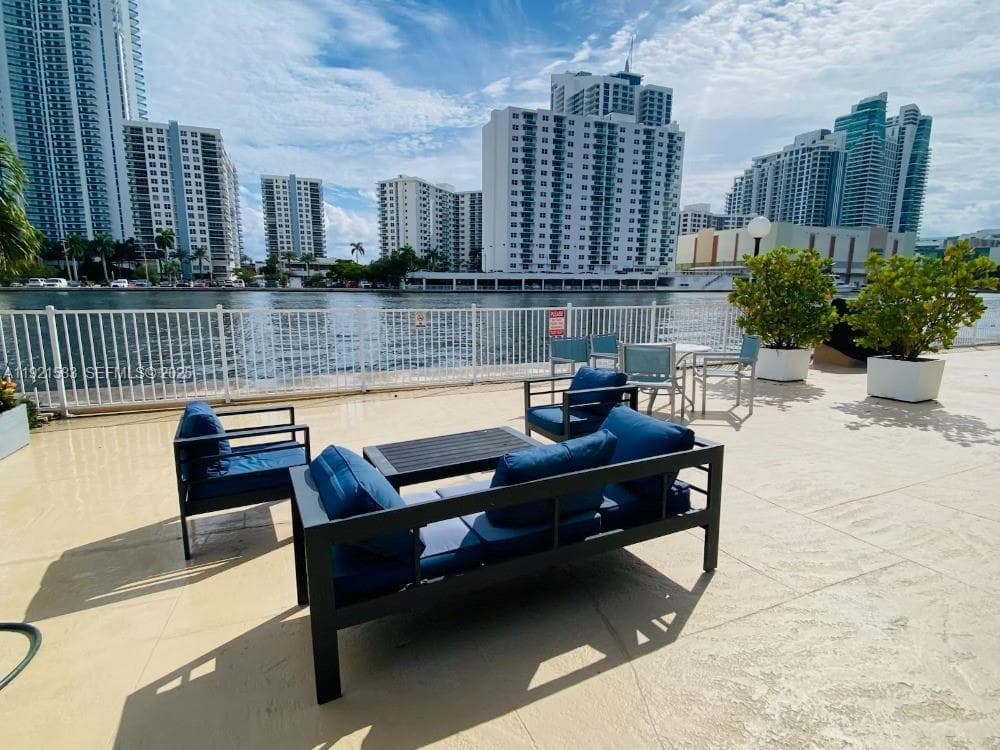 800 Parkview Drive 726, Hallandale Beach, FL 33009 — photo 27 of 34