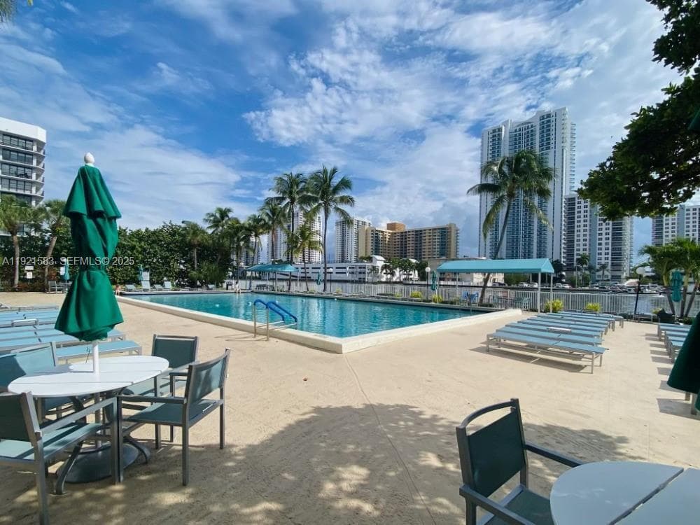 800 Parkview Drive 726, Hallandale Beach, FL 33009 — photo 26 of 34