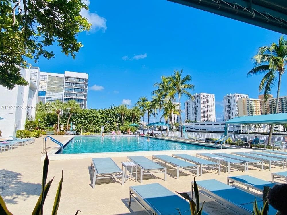 800 Parkview Drive 726, Hallandale Beach, FL 33009 — photo 25 of 34