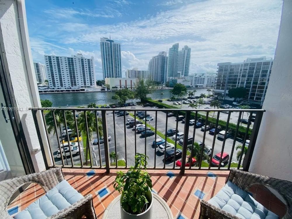 800 Parkview Drive 726, Hallandale Beach, FL 33009 — photo 14 of 34