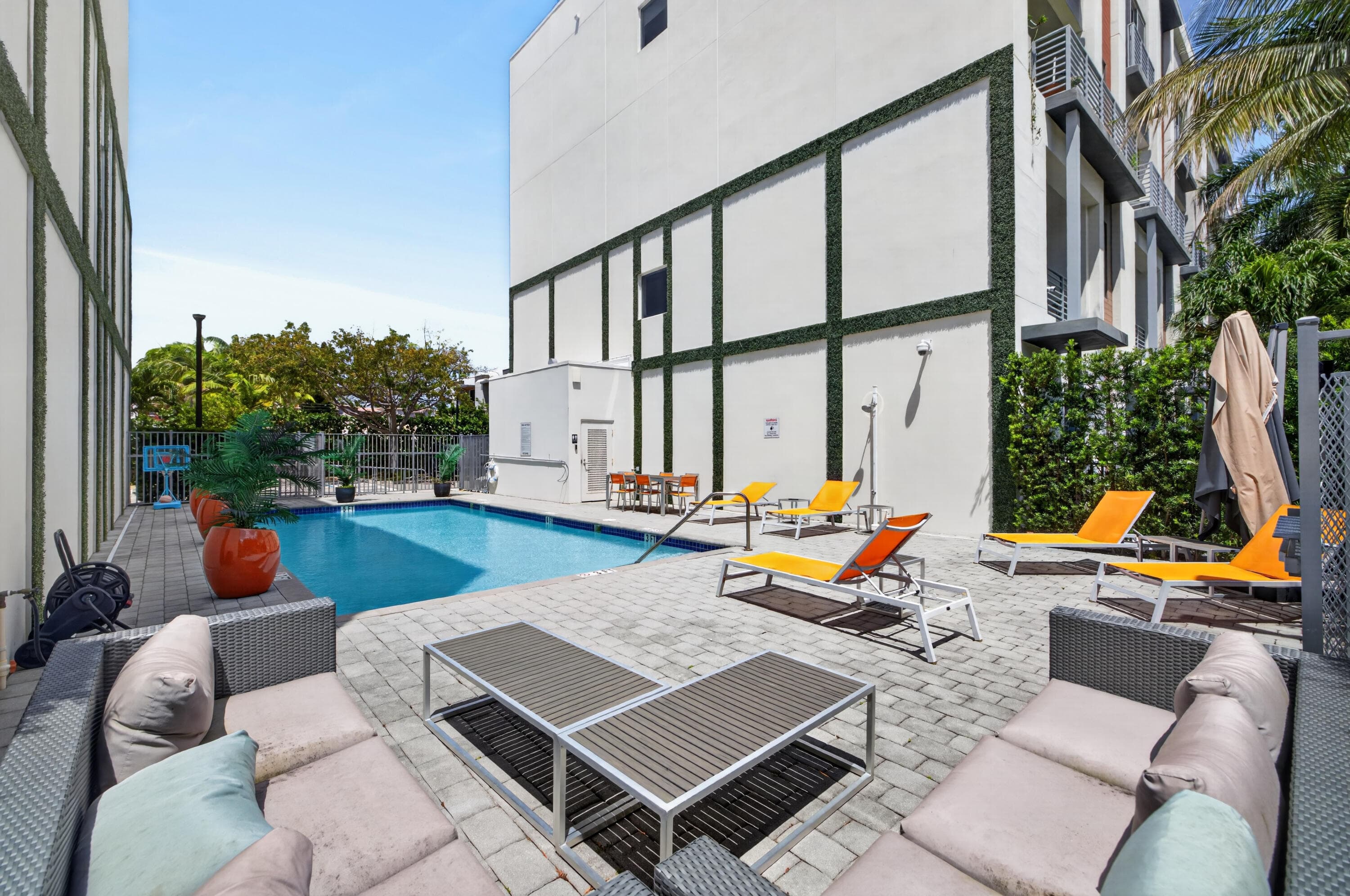 1044 NE 18th Avenue 203, Fort Lauderdale, FL 33304 — photo 46 of 50