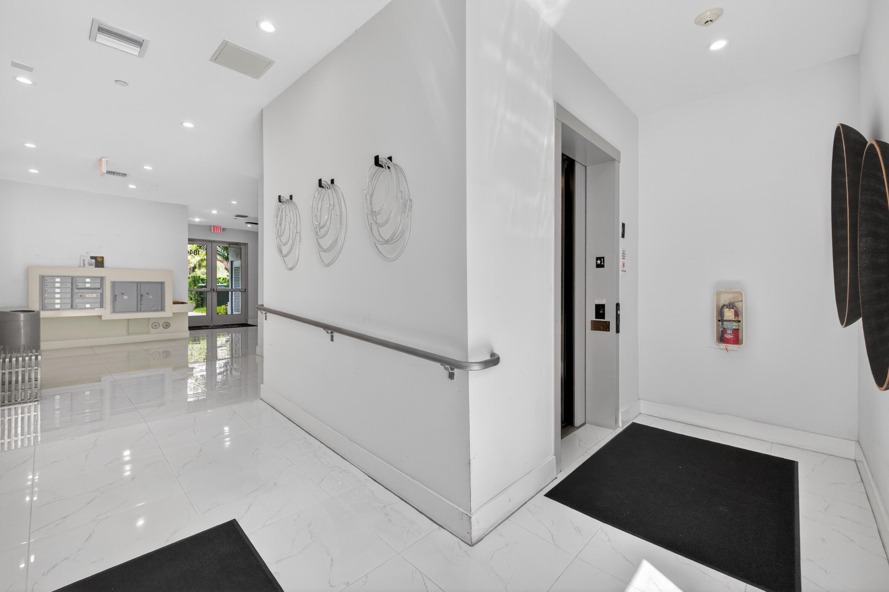 1044 NE 18th Avenue 203, Fort Lauderdale, FL 33304 — photo 35 of 50