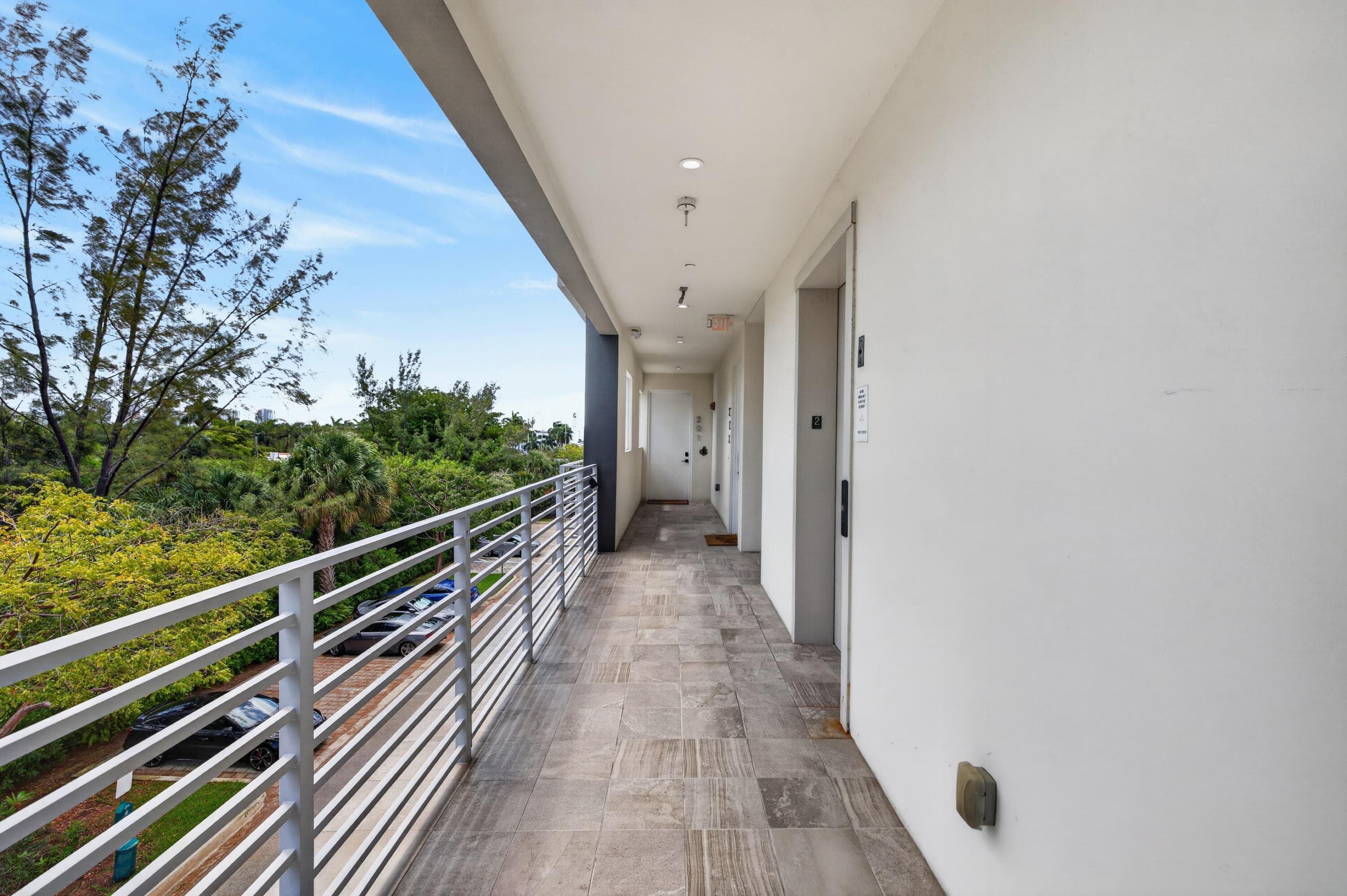 1044 NE 18th Avenue 203, Fort Lauderdale, FL 33304 — photo 36 of 50