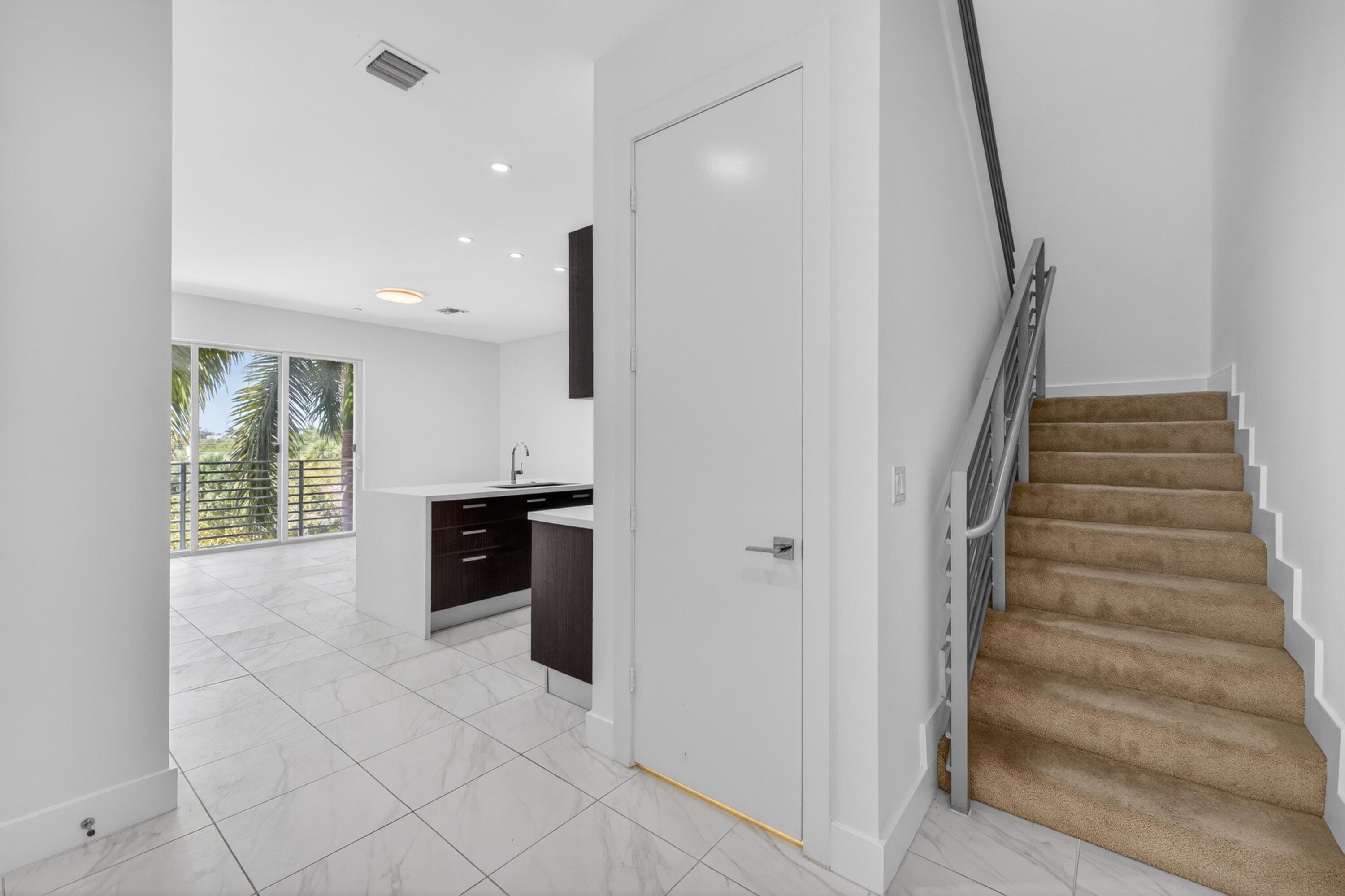 1044 NE 18th Avenue 203, Fort Lauderdale, FL 33304 — photo 14 of 50