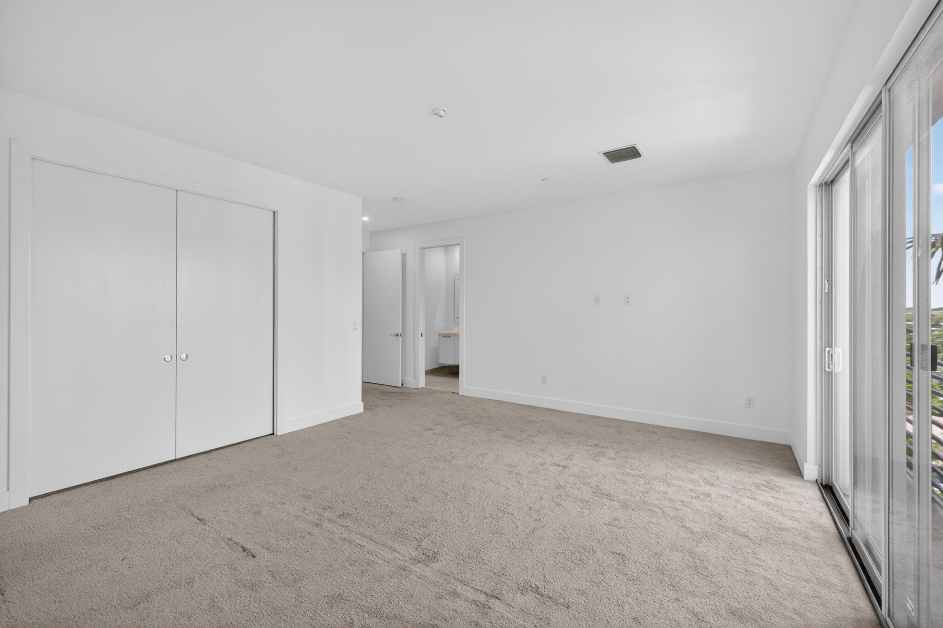 1044 NE 18th Avenue 203, Fort Lauderdale, FL 33304 — photo 17 of 50