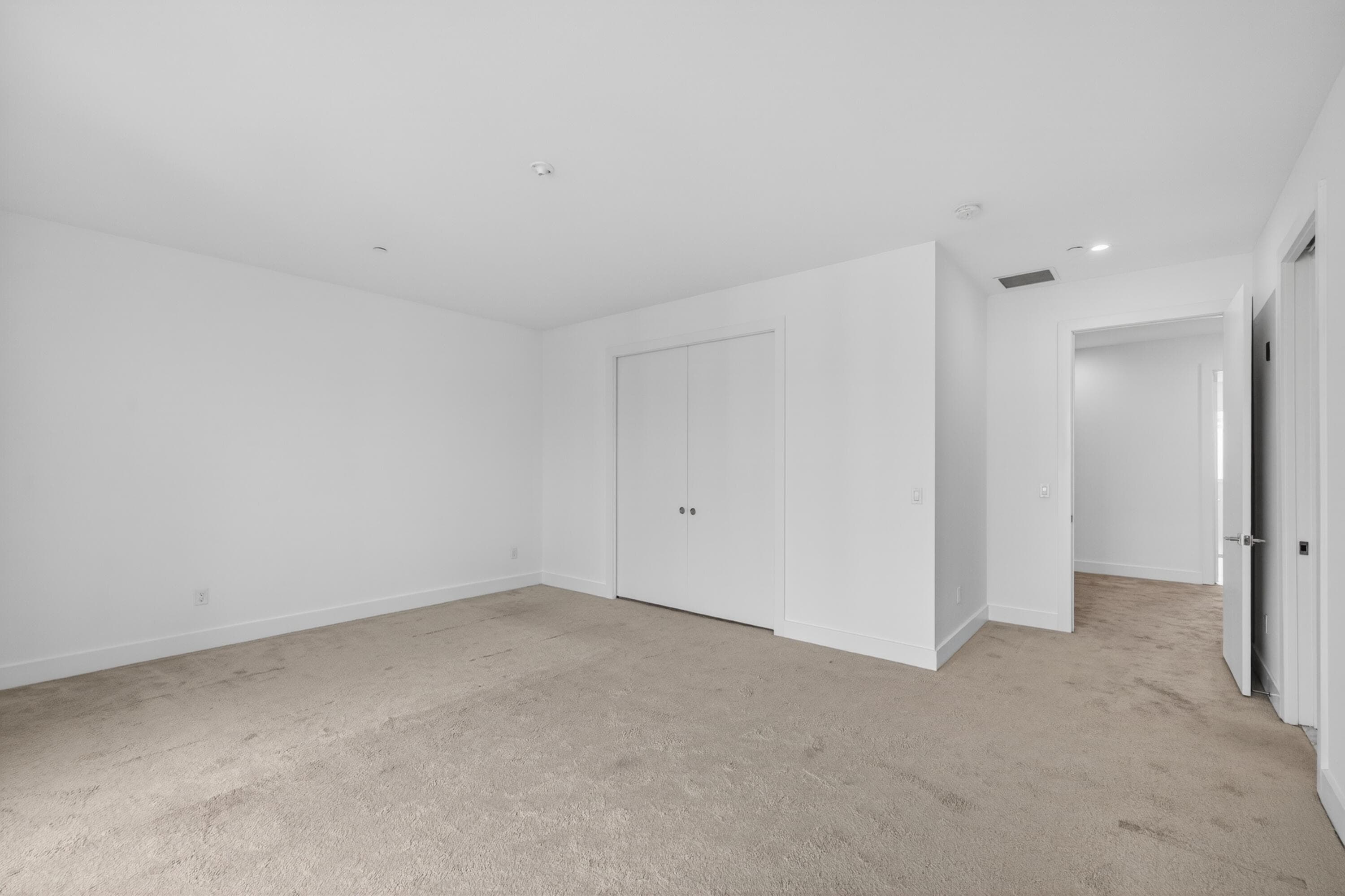 1044 NE 18th Avenue 203, Fort Lauderdale, FL 33304 — photo 20 of 50
