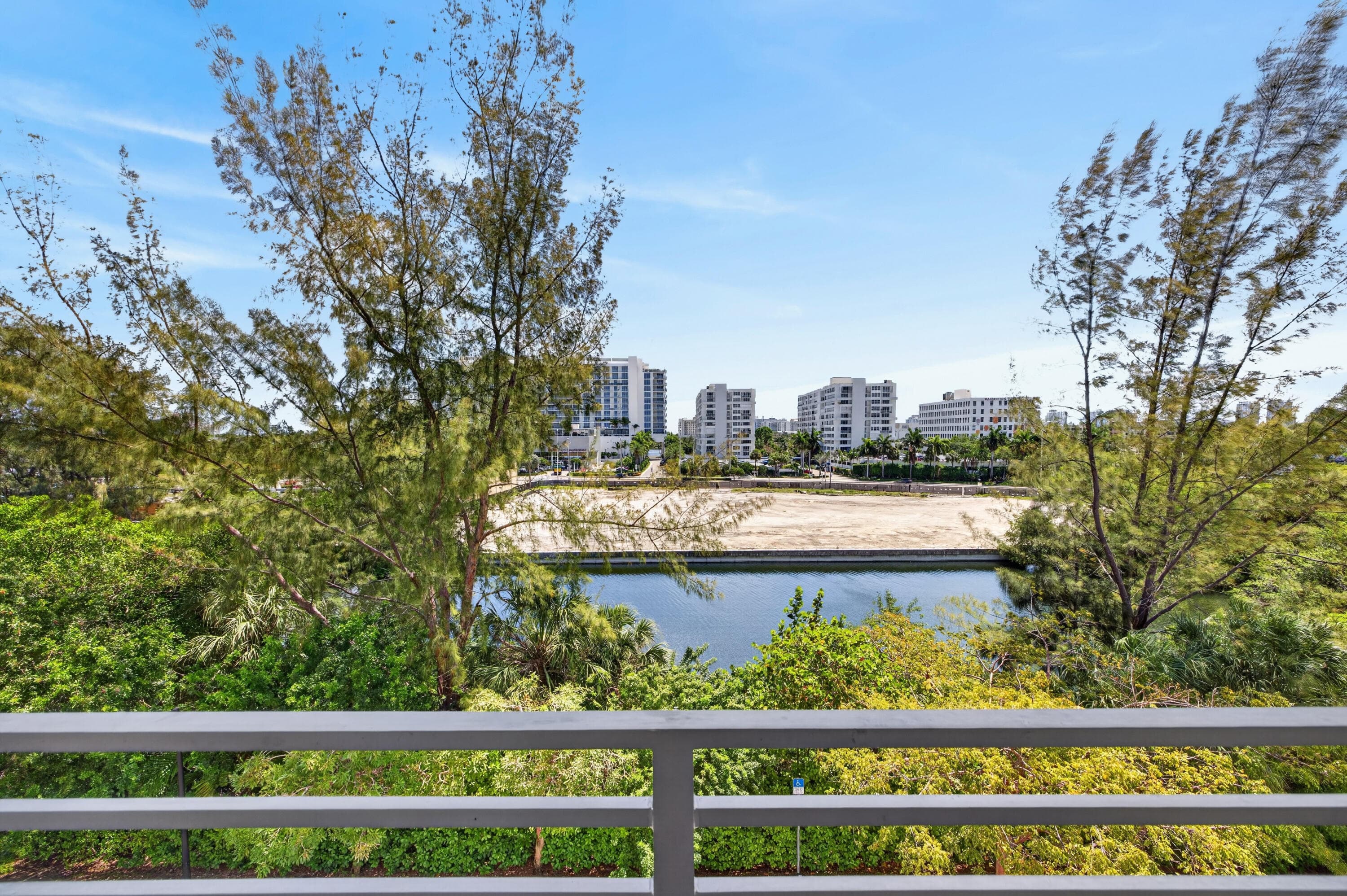 1044 NE 18th Avenue 203, Fort Lauderdale, FL 33304 — photo 41 of 50