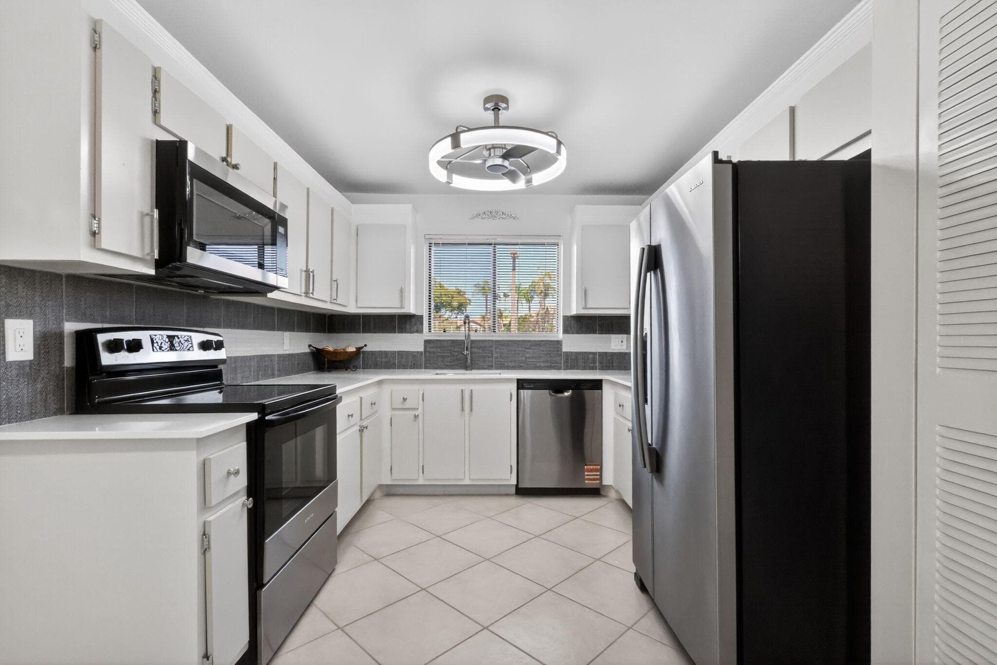 7770 Tahiti Lane 102, Lake Worth, FL 33467 — photo 5 of 32