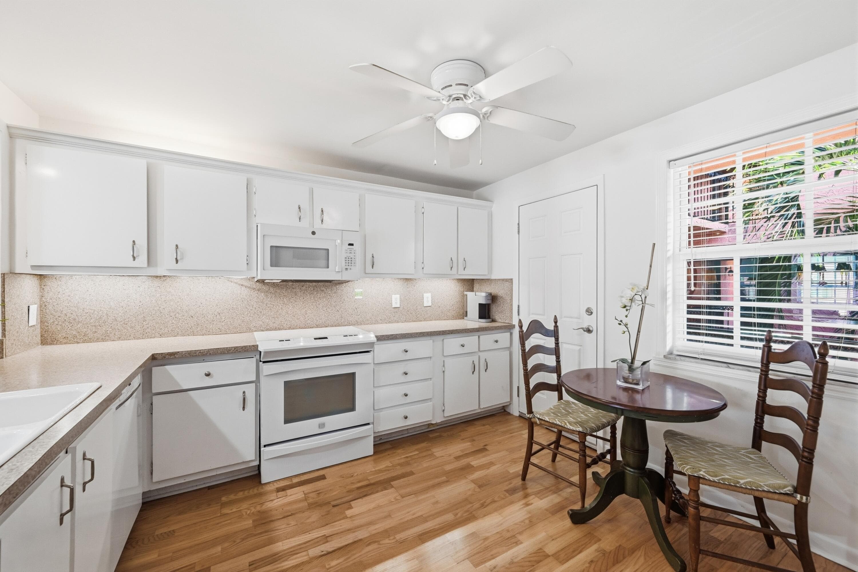 670 Tennis Club Drive 303, Fort Lauderdale, FL 33311 — photo 3 of 27