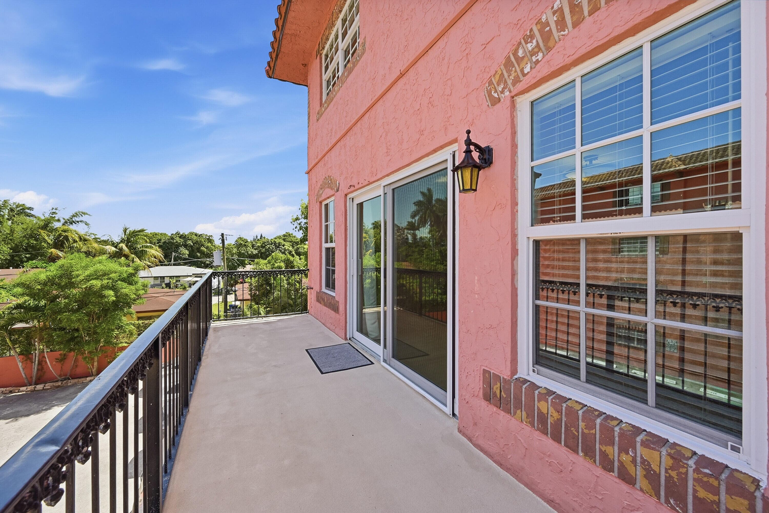 670 Tennis Club Drive 303, Fort Lauderdale, FL 33311 — photo 13 of 27
