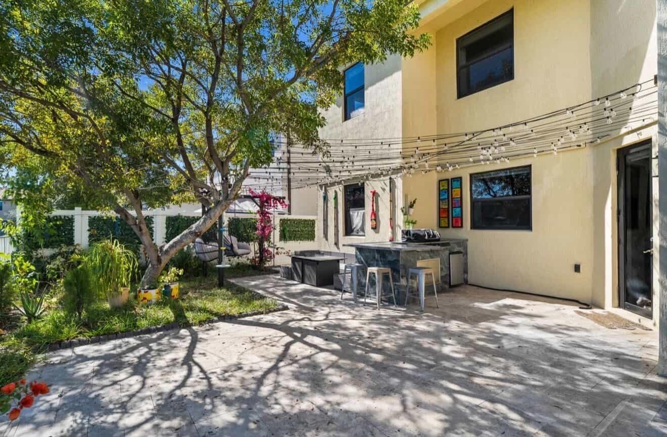 9331 W 35th Avenue, Hialeah, FL 33018 — photo 33 of 42