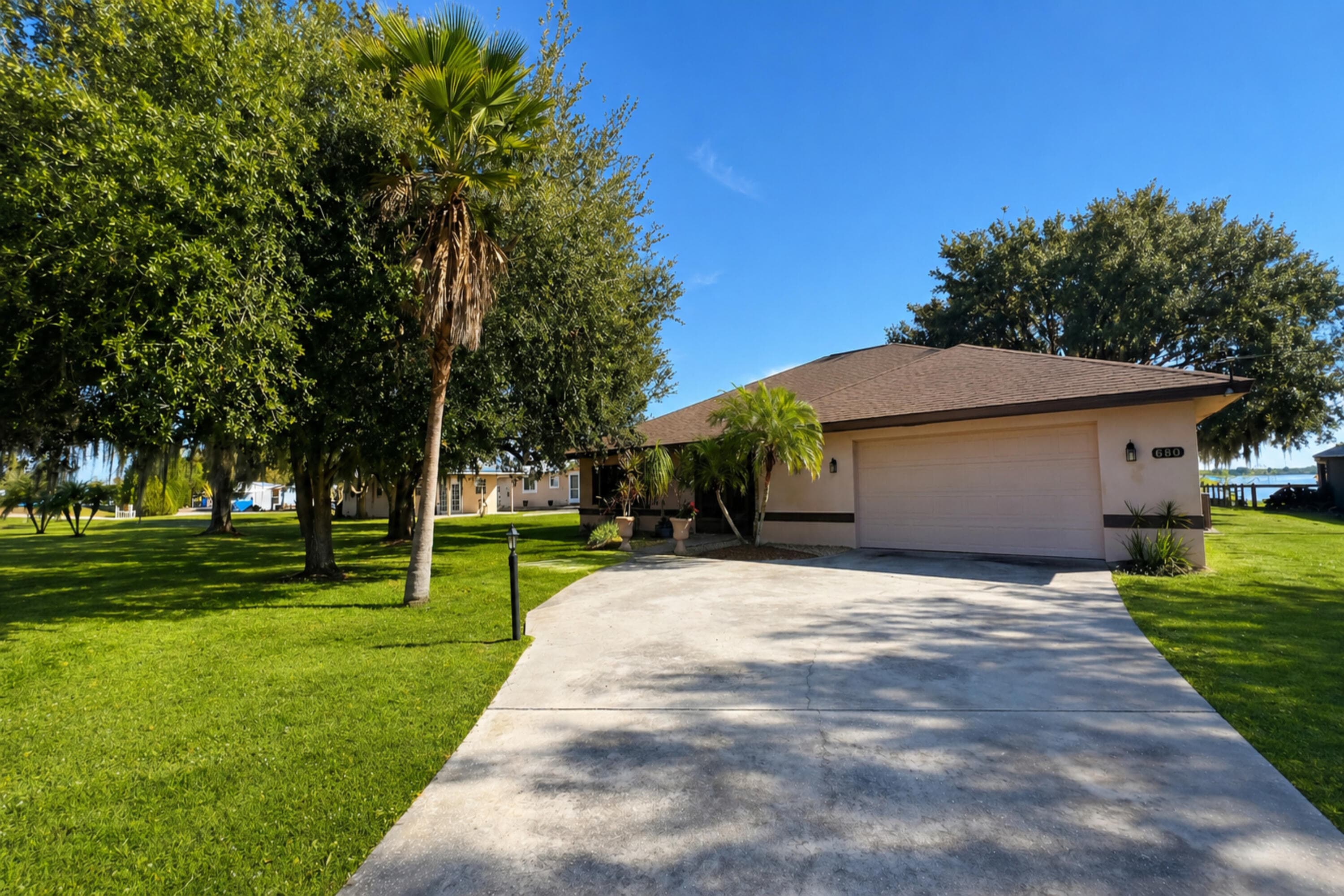 680 Memorial Drive, Sebring, FL 33870 — photo 6 of 44