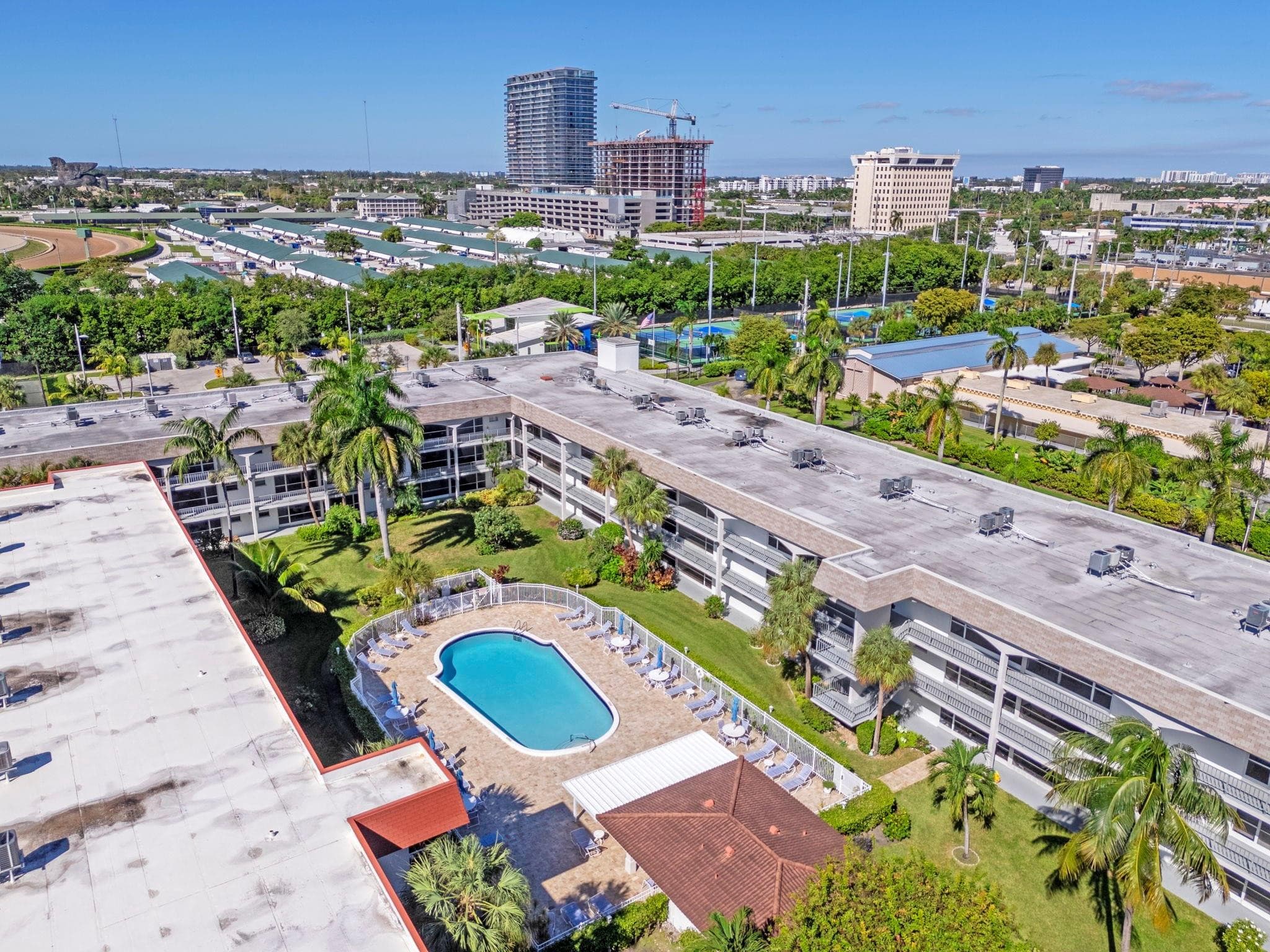 581 Blue Heron Drive 317-b, Hallandale Beach, FL 33009 — photo 33 of 49