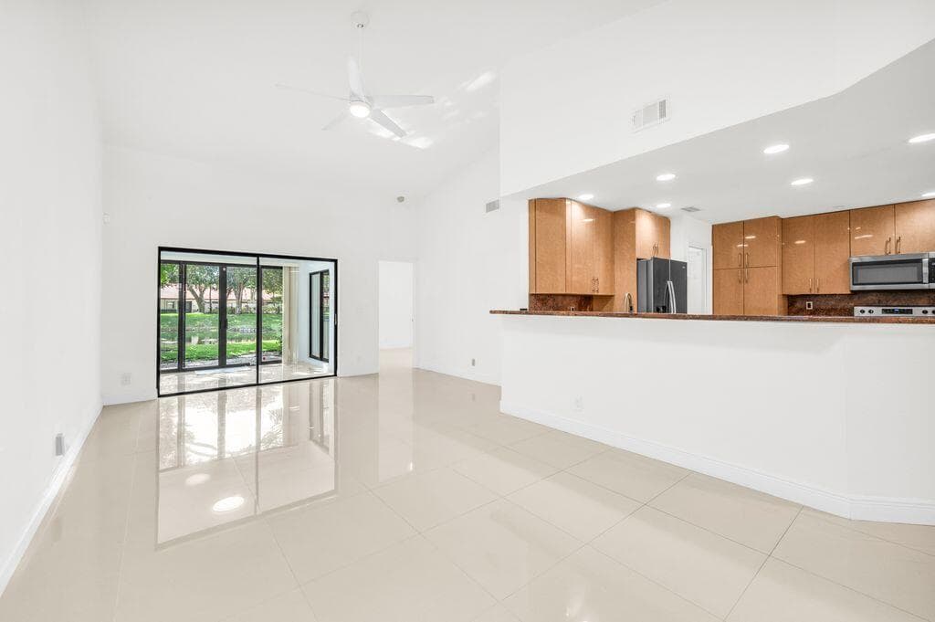 65 Centennial Court, Deerfield Beach, FL 33442 — photo 7 of 52