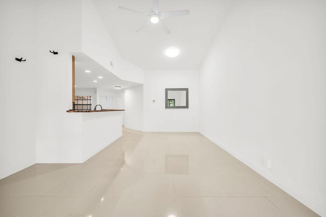 65 Centennial Court, Deerfield Beach, FL 33442 — photo 9 of 52