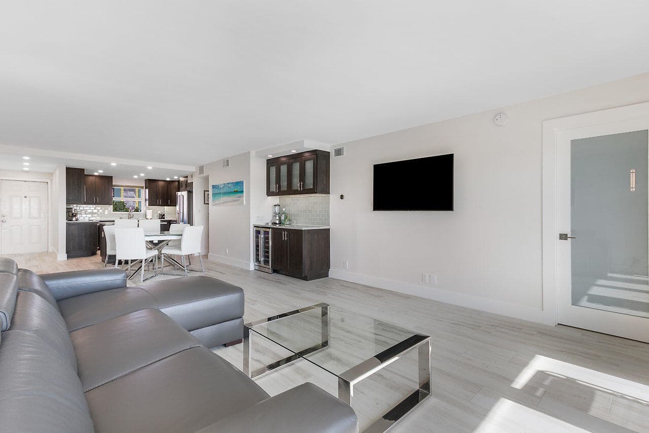 1160 Hillsboro Mile 305, Hillsboro Beach, FL 33062 — photo 11 of 31
