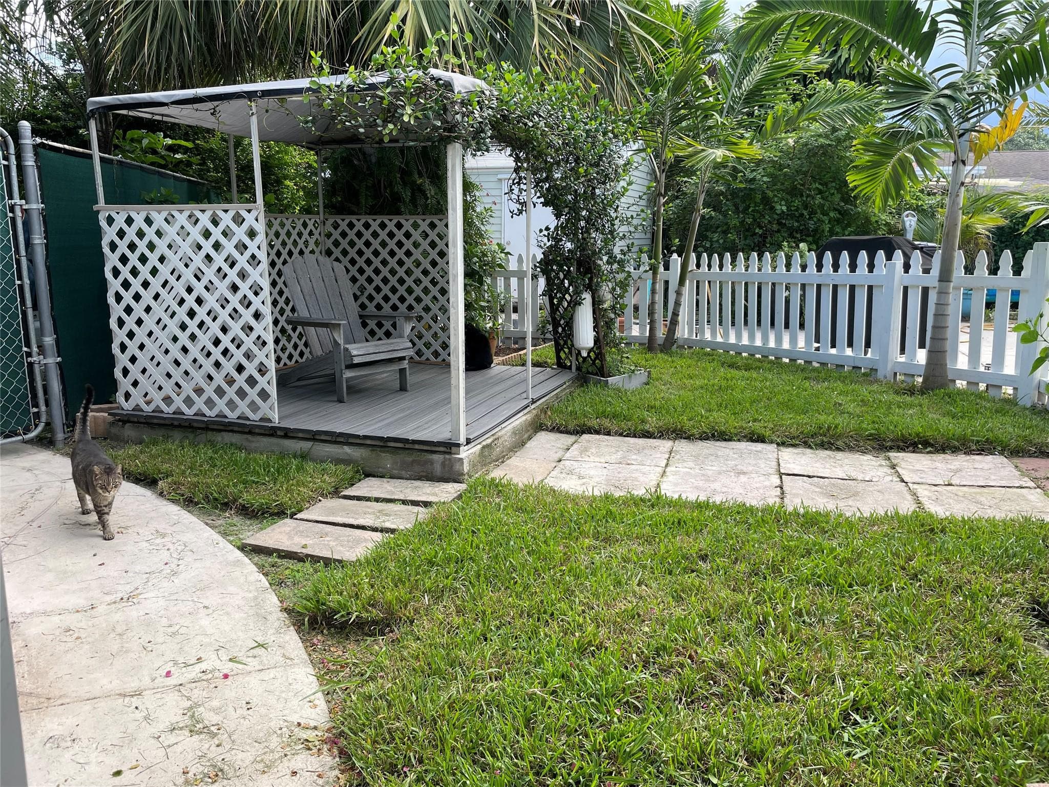 826 Hansen Street, West Palm Beach, FL 33405 — photo 4 of 13