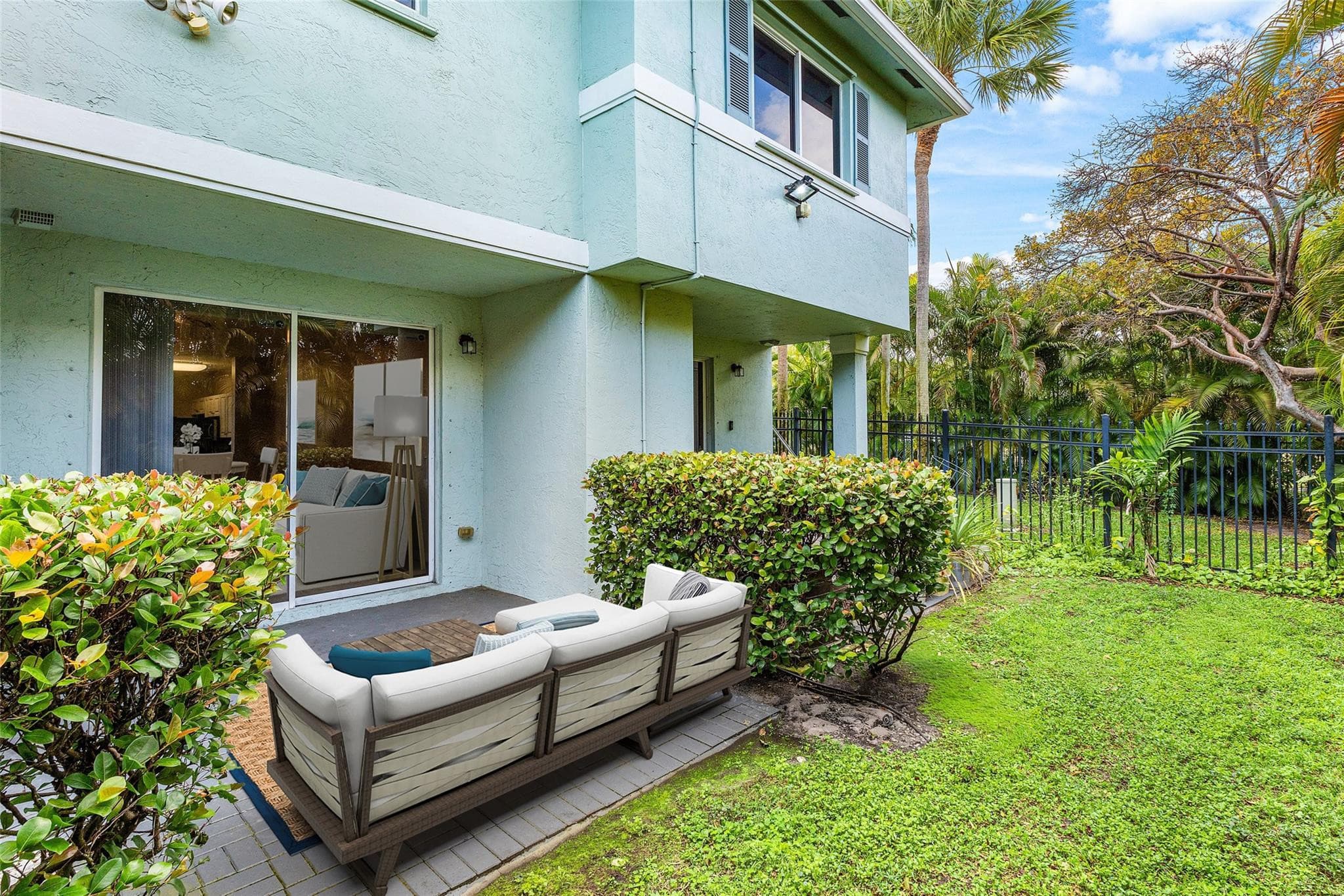 1992 Alamanda Way, Riviera Beach, FL 33404 — photo 13 of 28