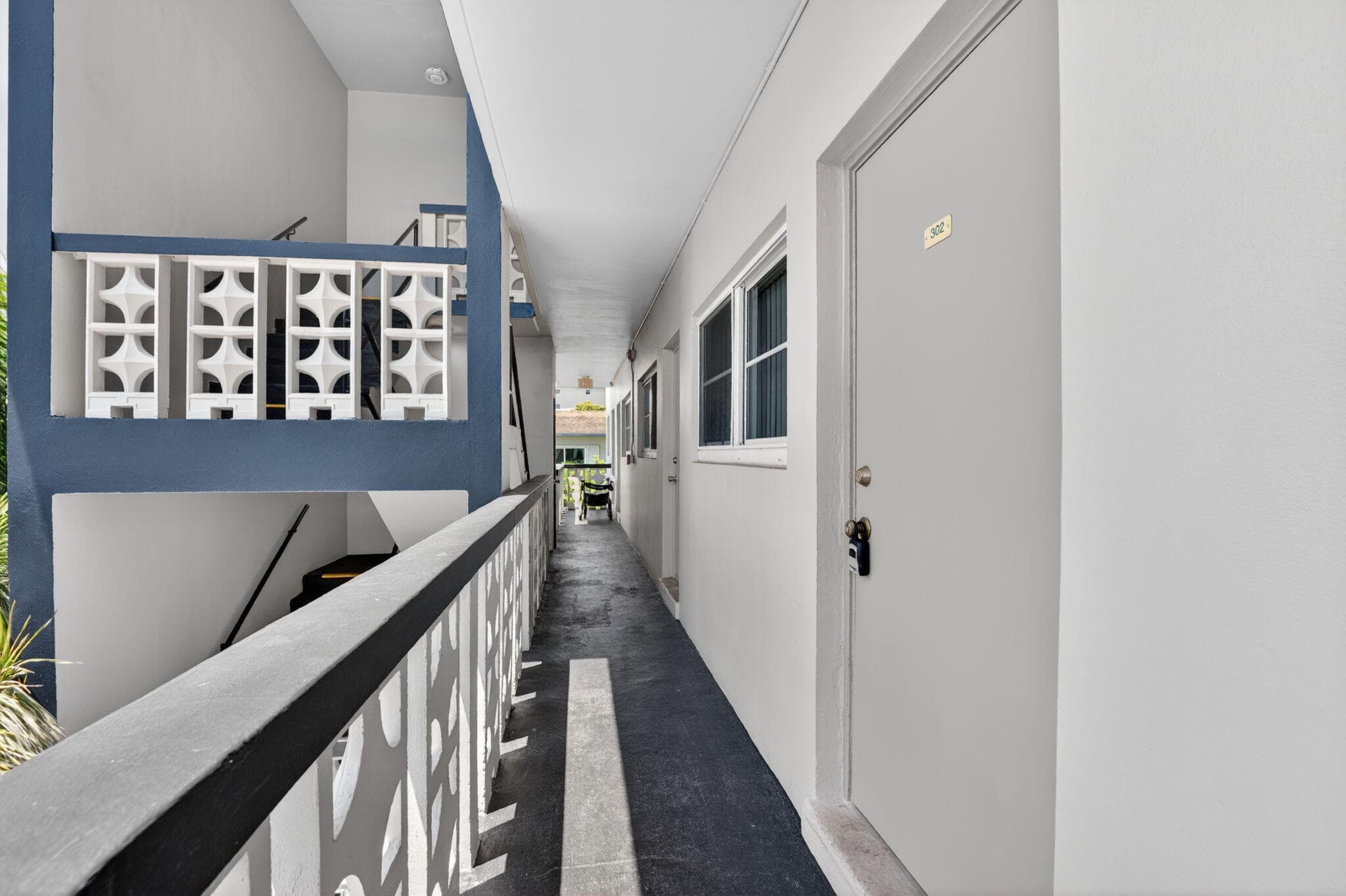 941 Crystal Lake Drive 302, Deerfield Beach, FL 33064 — photo 4 of 29
