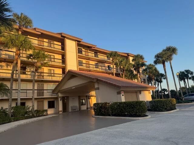 401 Ocean Bluffs Boulevard 303, Jupiter, FL 33477 — photo 18 of 29